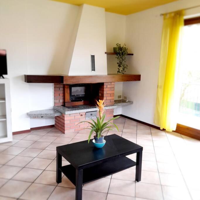 Il Vecchio Kiwi - House With Private Garden Villa Oleggio Castello Luaran gambar
