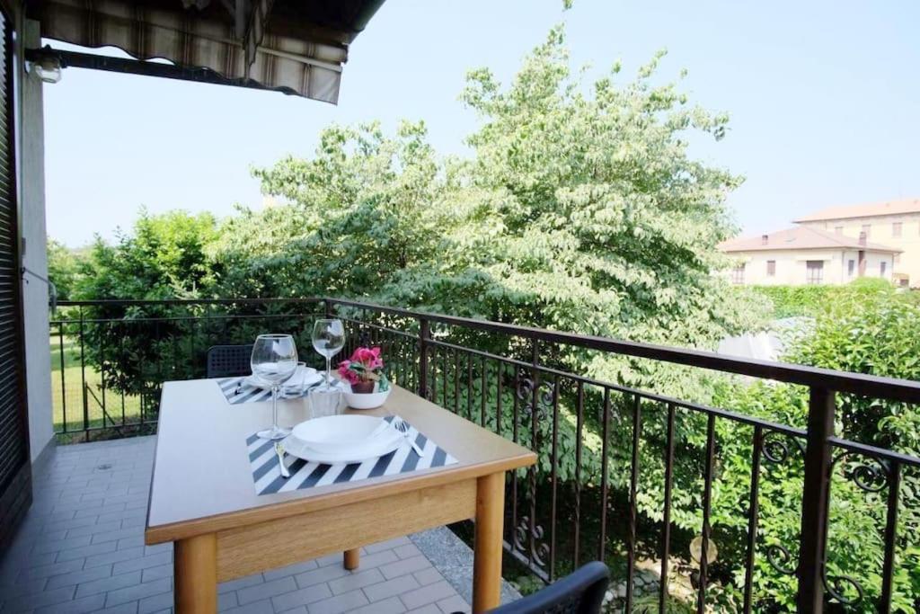 Il Vecchio Kiwi - House With Private Garden Villa Oleggio Castello Luaran gambar
